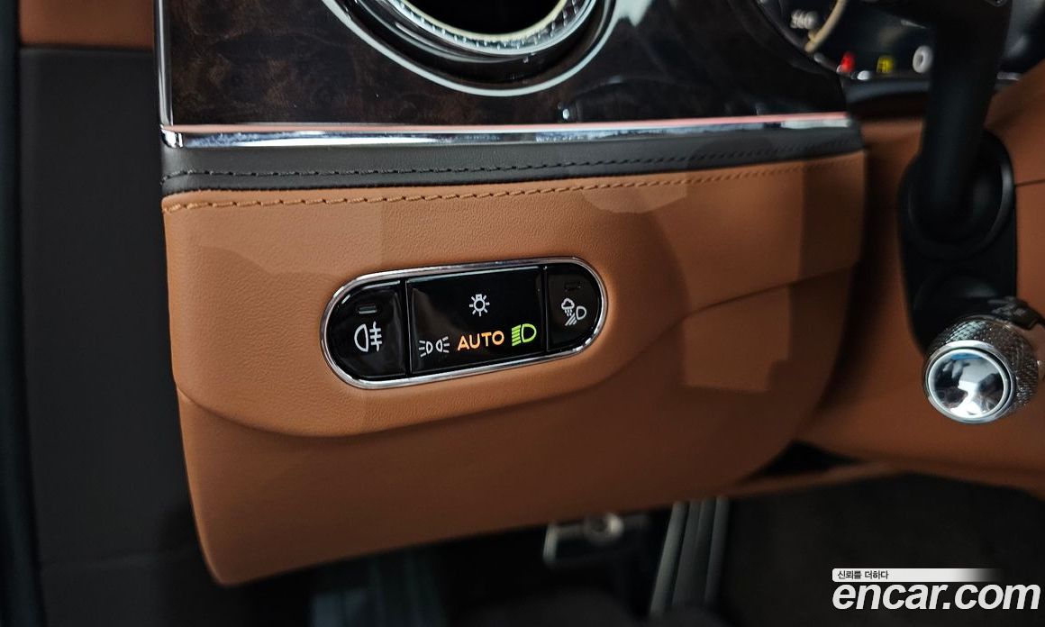 Bentley Flying Spur 3rd Gen фото 30