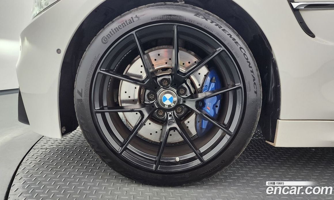 BMW M4 (F82) фото 5