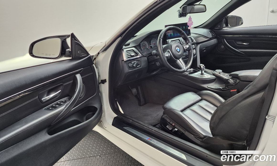 BMW M4 (F82) фото 10