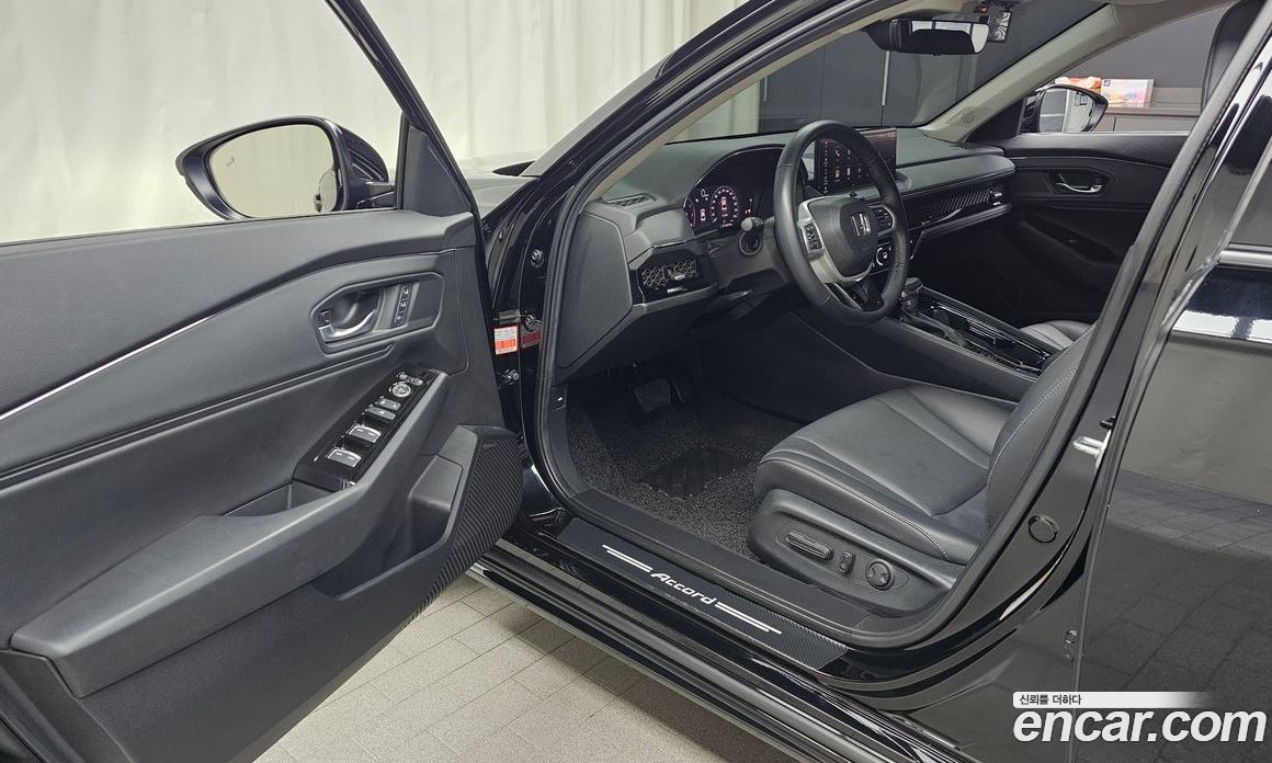 Honda Accord 11th Gen фото 10