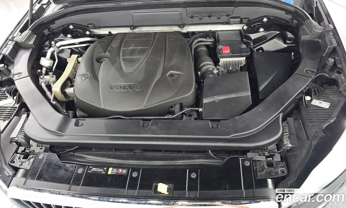 Volvo XC60 2nd Gen фото 6