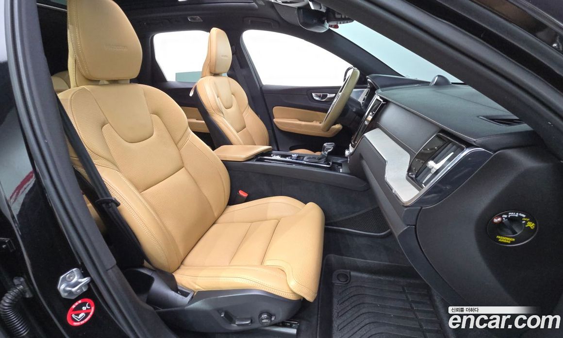 Volvo XC60 2nd Gen фото 11