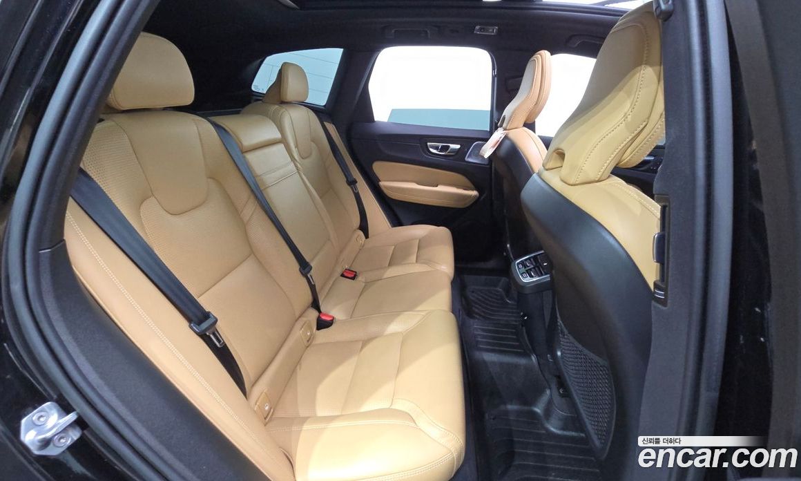 Volvo XC60 2nd Gen фото 12