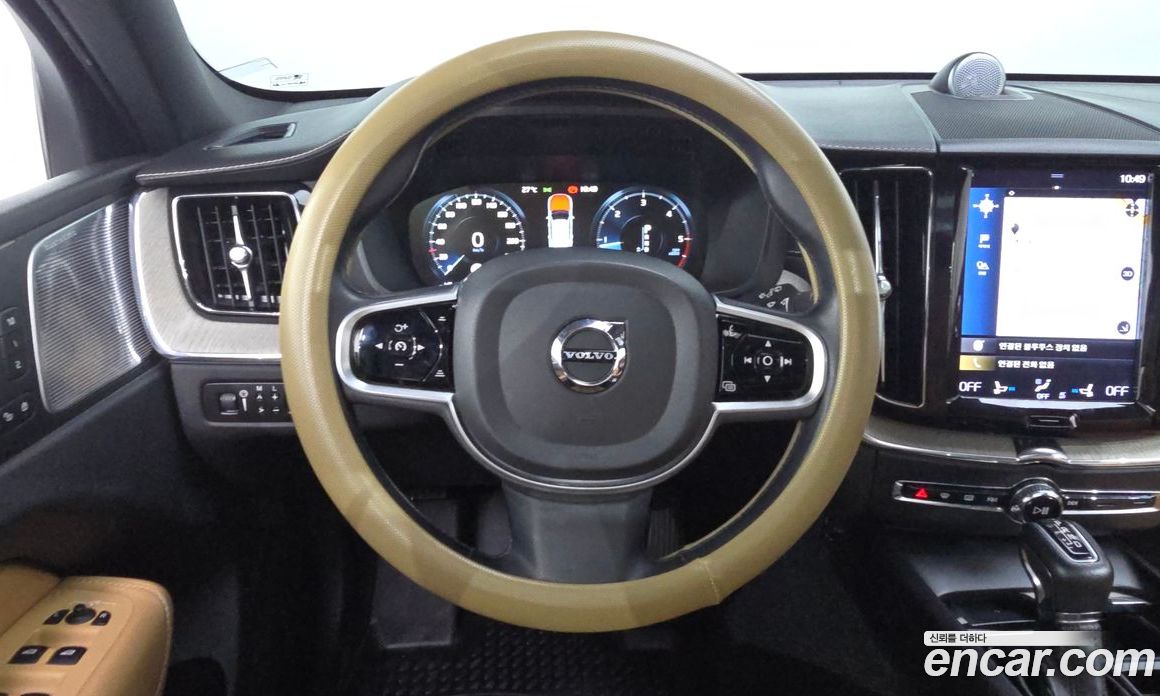 Volvo XC60 2nd Gen фото 13