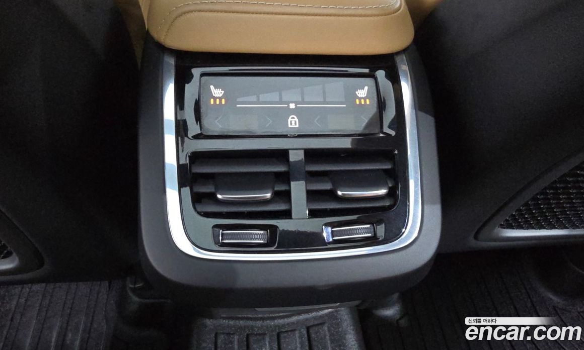 Volvo XC60 2nd Gen фото 19