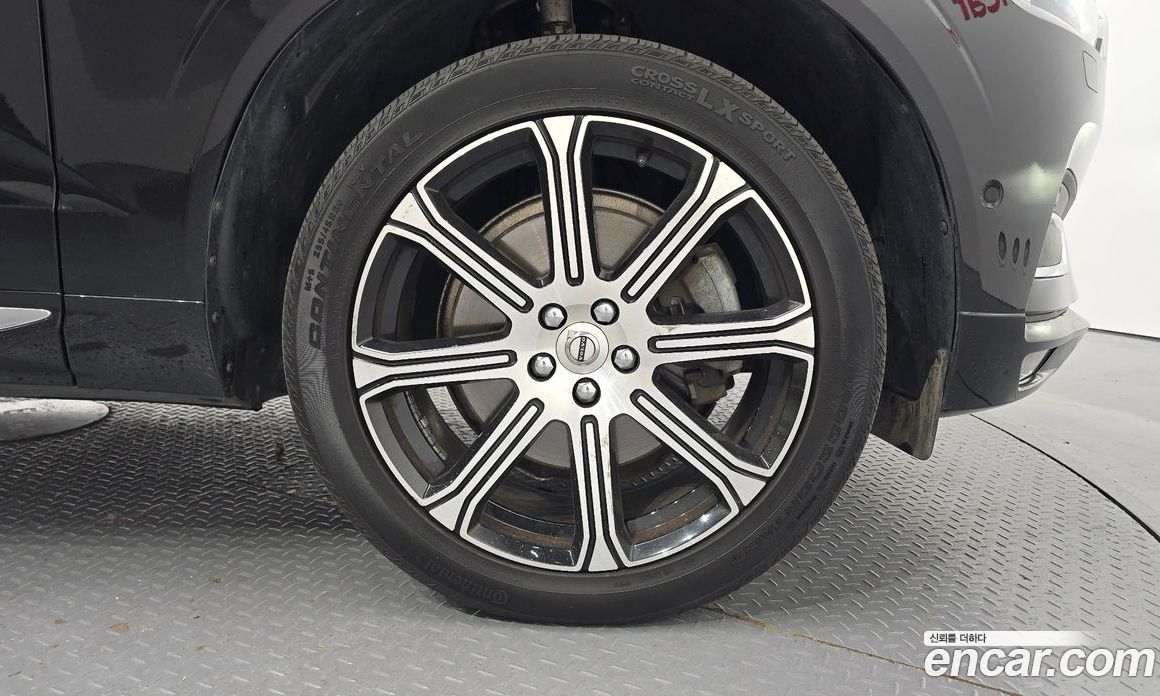 Volvo XC60 2nd Gen фото 21