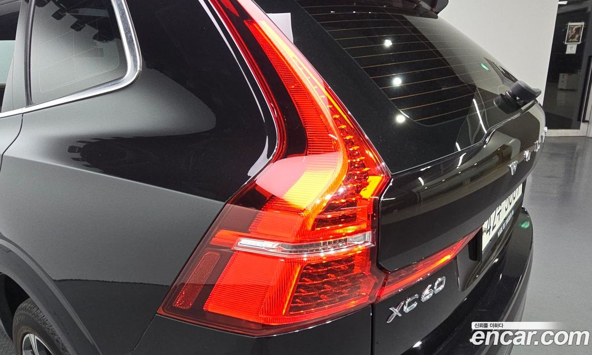 Volvo XC60 2nd Gen фото 23
