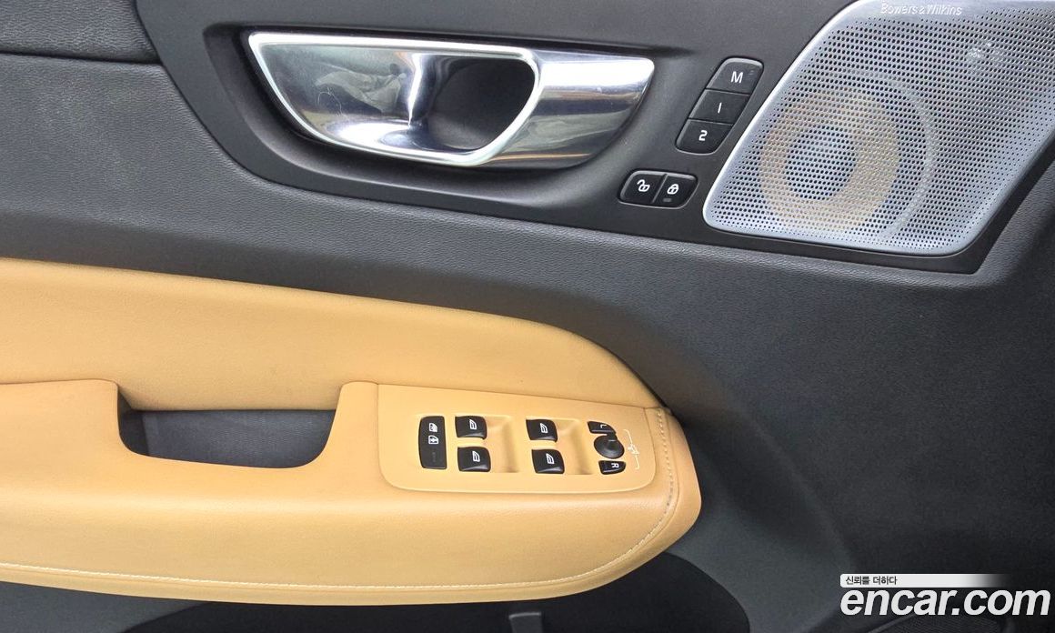Volvo XC60 2nd Gen фото 27
