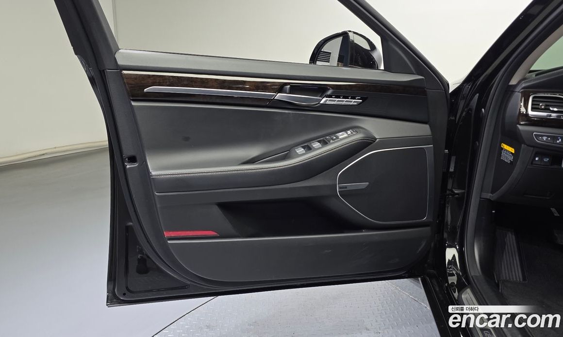 Genesis G90 фото 24
