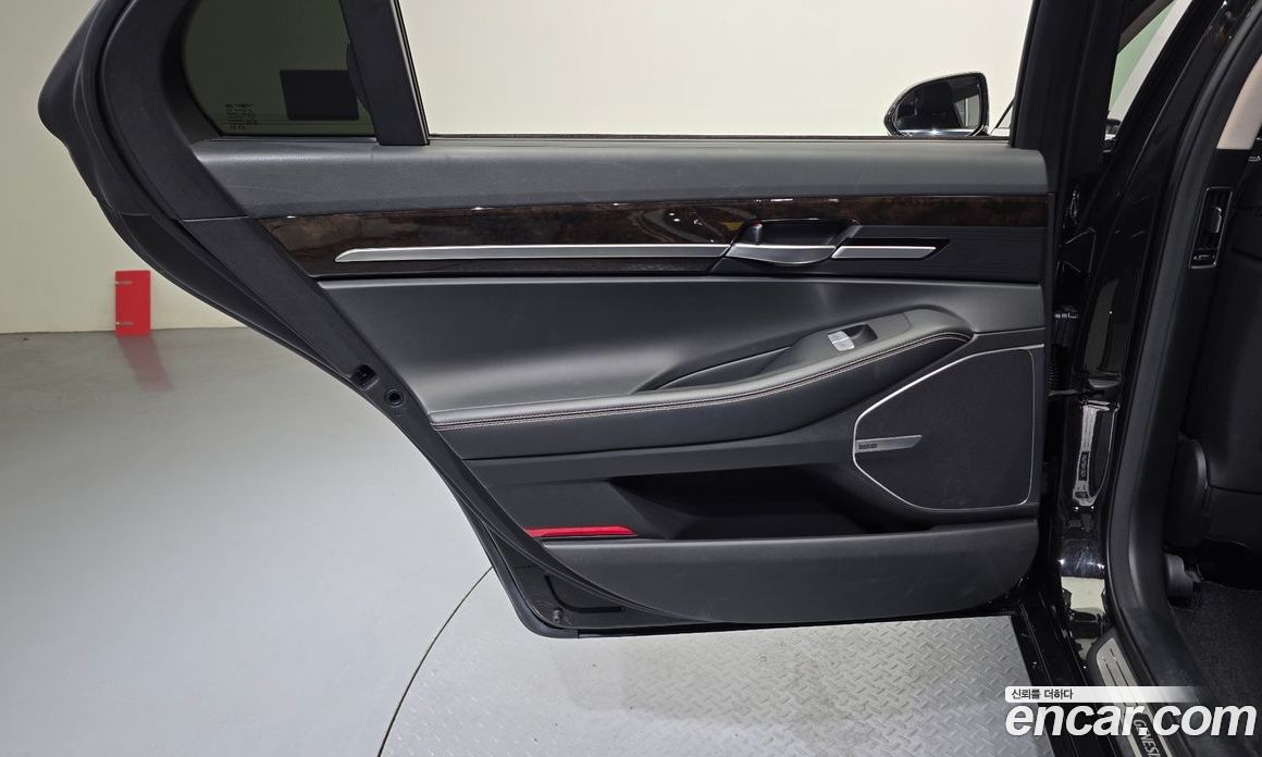 Genesis G90 фото 25