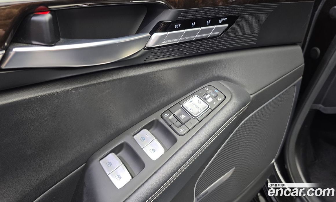Genesis G90 фото 28
