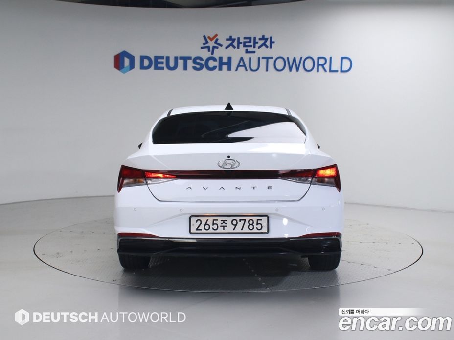 Hyundai Avante Hybrid (CN7) фото 4