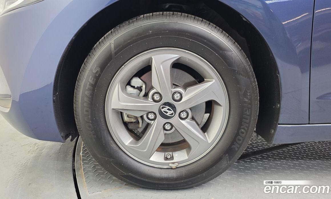 Hyundai Avante (AD) 6th Gen фото 5