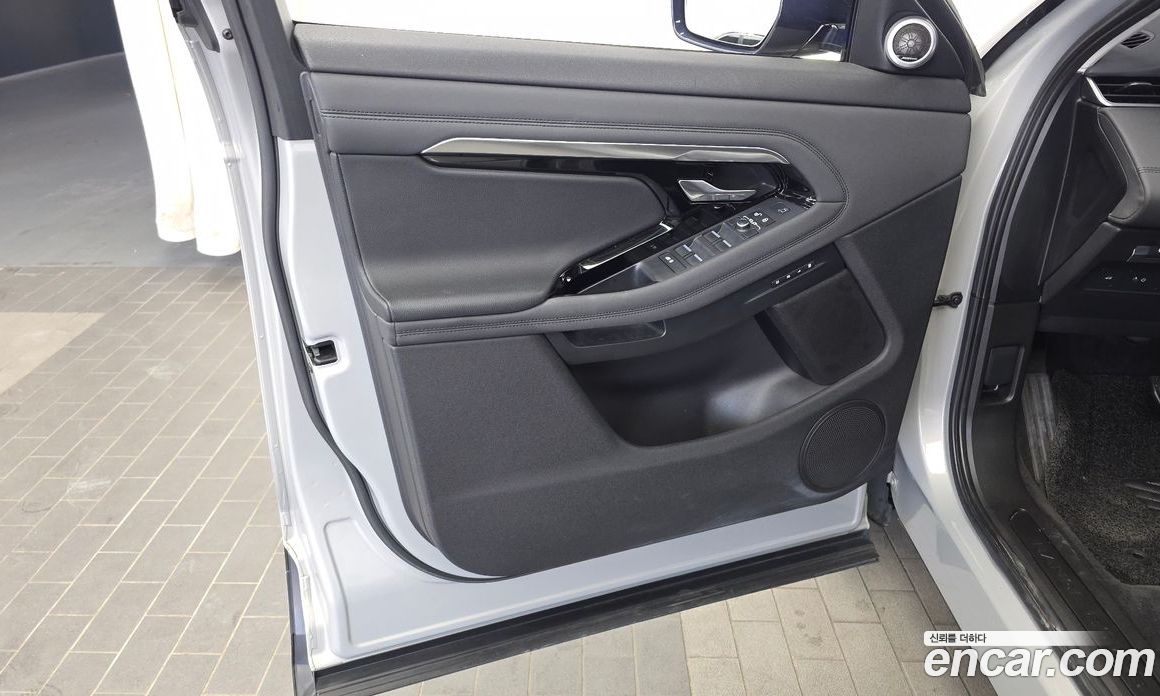 Land Rover Range Rover Evoque 2nd Gen фото 24