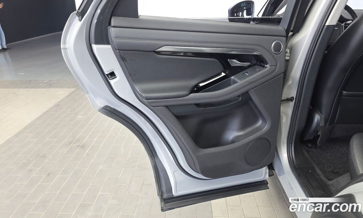 Land Rover Range Rover Evoque 2nd Gen фото 25
