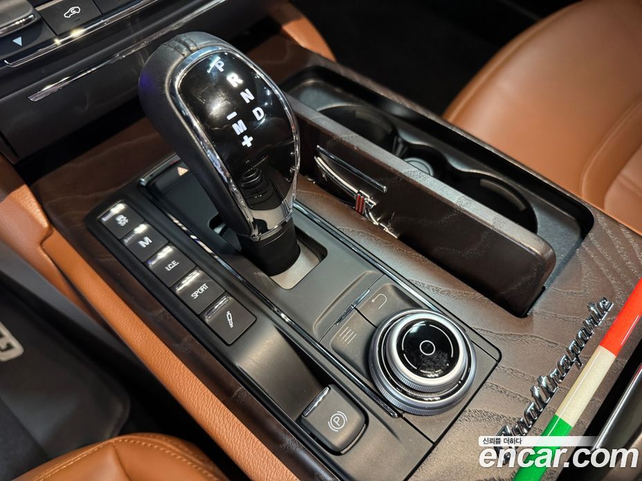 Maserati Quattroporte фото 10