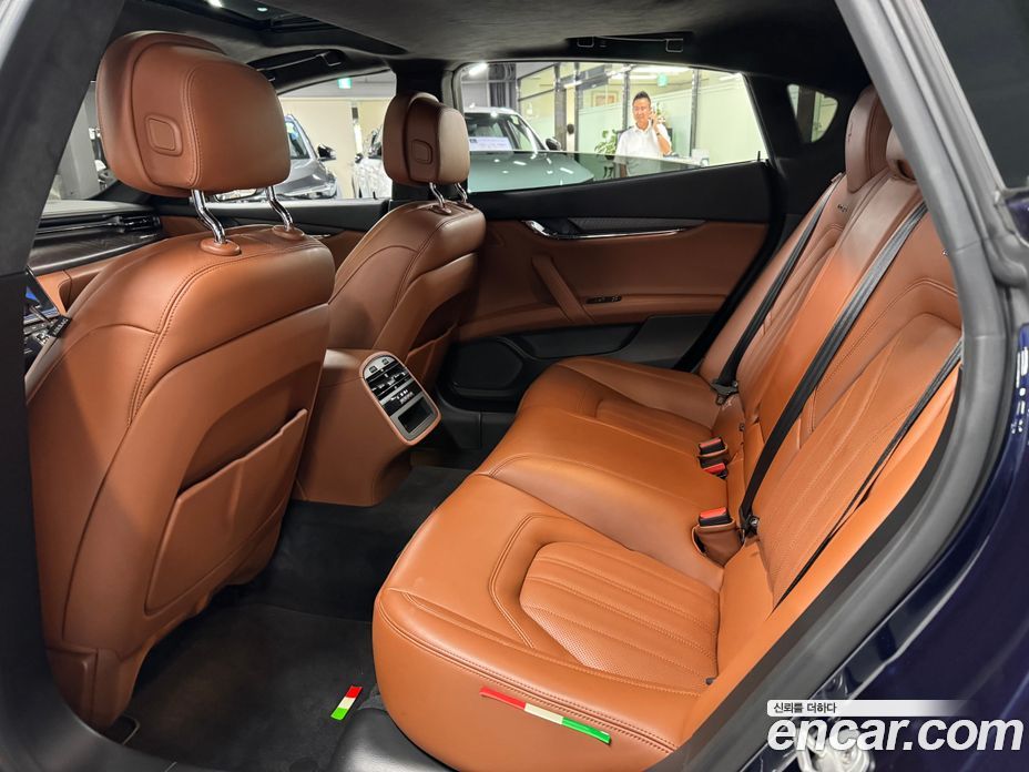 Maserati Quattroporte фото 11