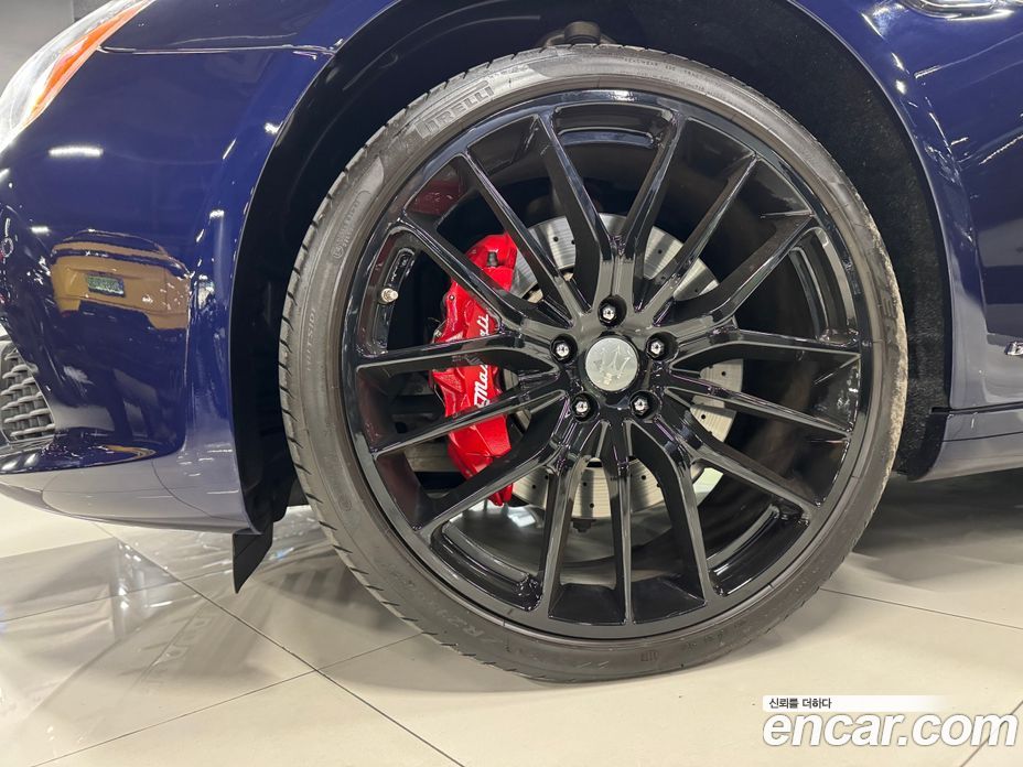 Maserati Quattroporte фото 13