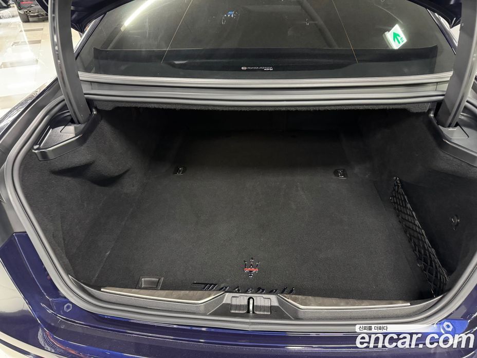 Maserati Quattroporte фото 16