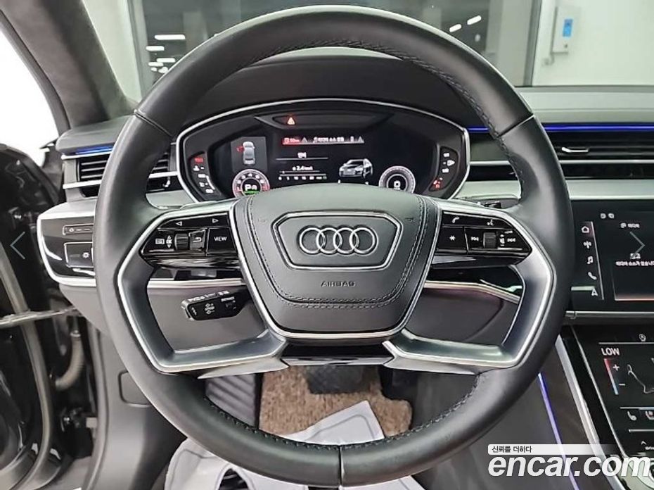 Audi A8 (D5) фото 9