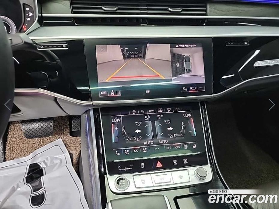 Audi A8 (D5) фото 10