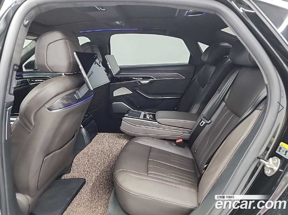 Audi A8 (D5) фото 12