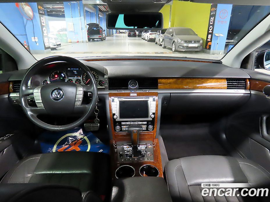 Volkswagen Phaeton фото 7