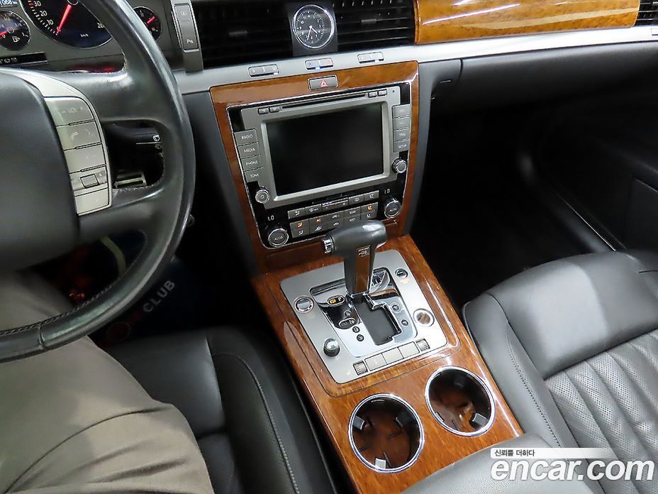 Volkswagen Phaeton фото 18