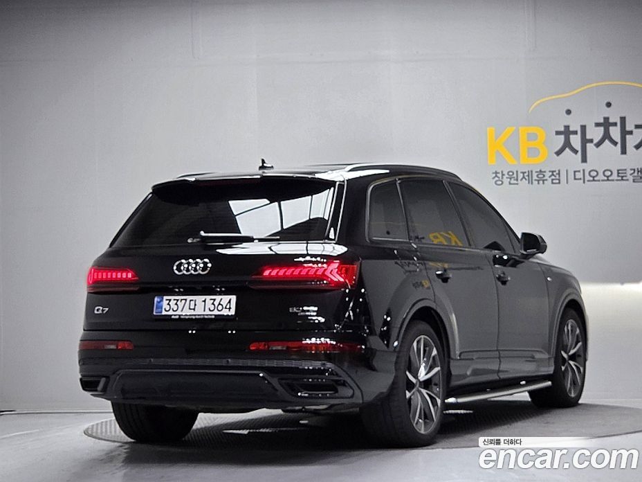 Audi Q7 (4M) фото 2