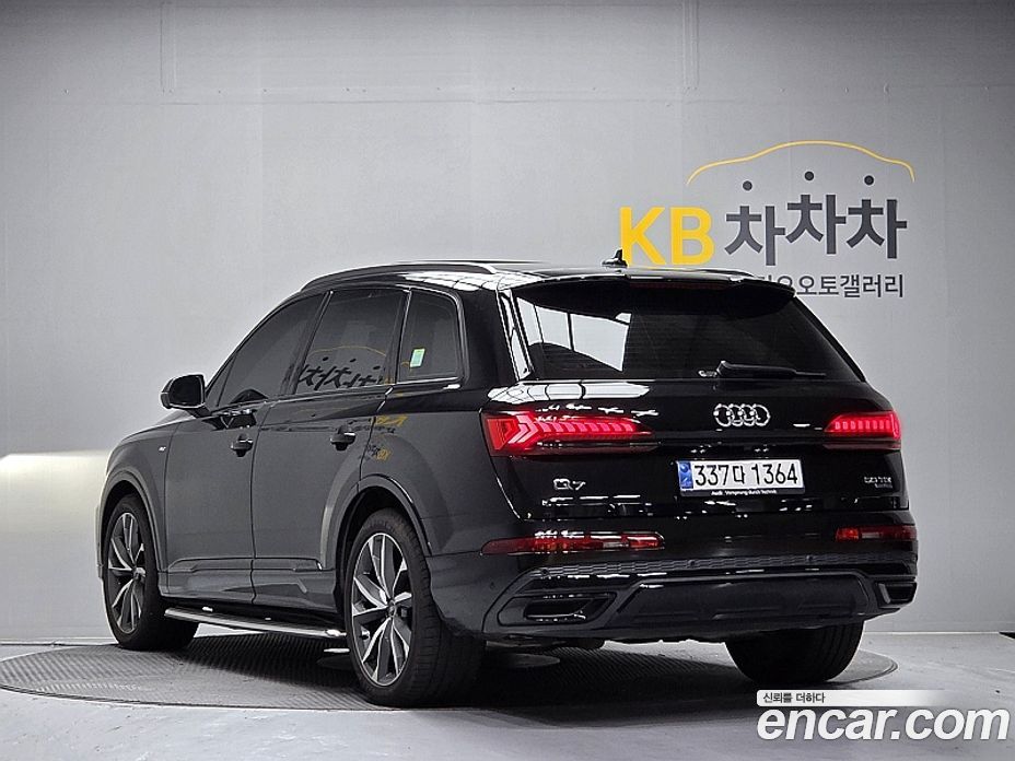 Audi Q7 (4M) фото 6