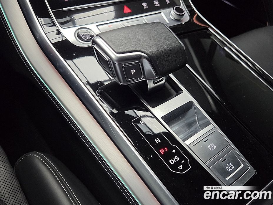 Audi Q7 (4M) фото 9