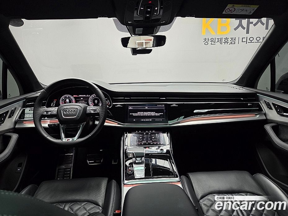 Audi Q7 (4M) фото 10
