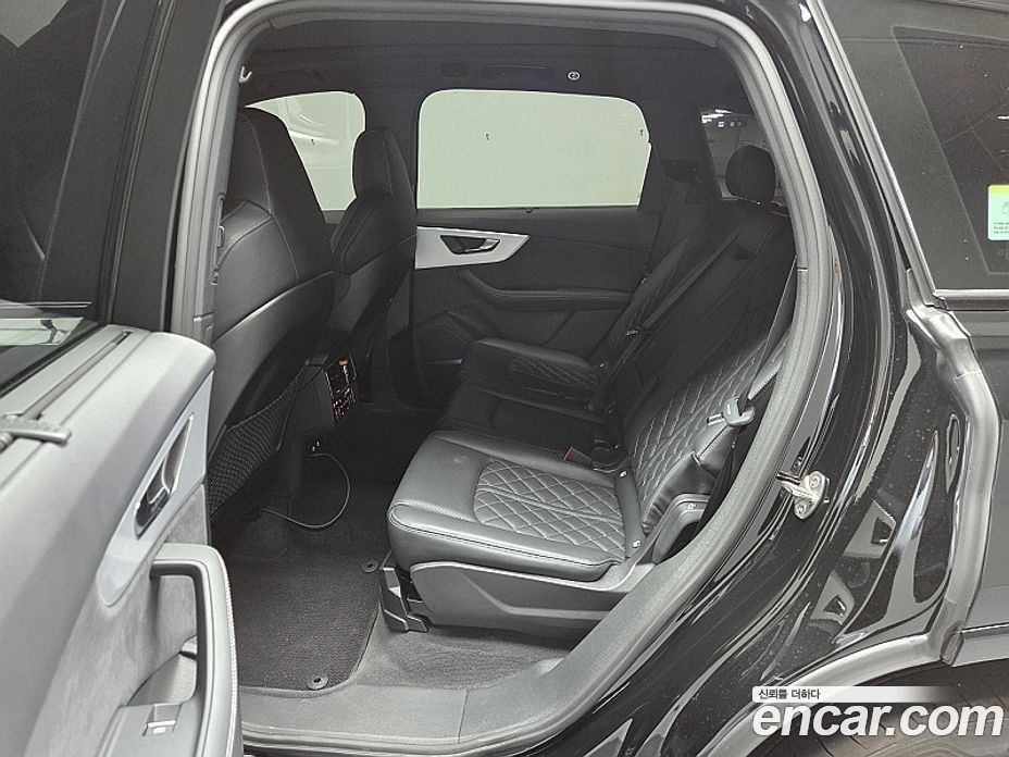 Audi Q7 (4M) фото 14