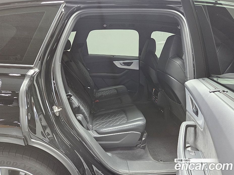 Audi Q7 (4M) фото 15
