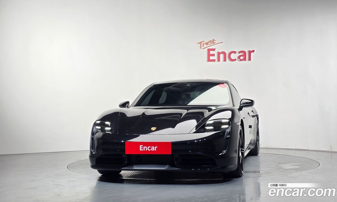 Porsche Taycan фото 3