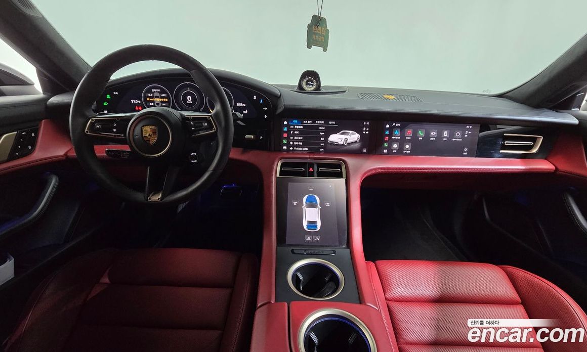 Porsche Taycan фото 7