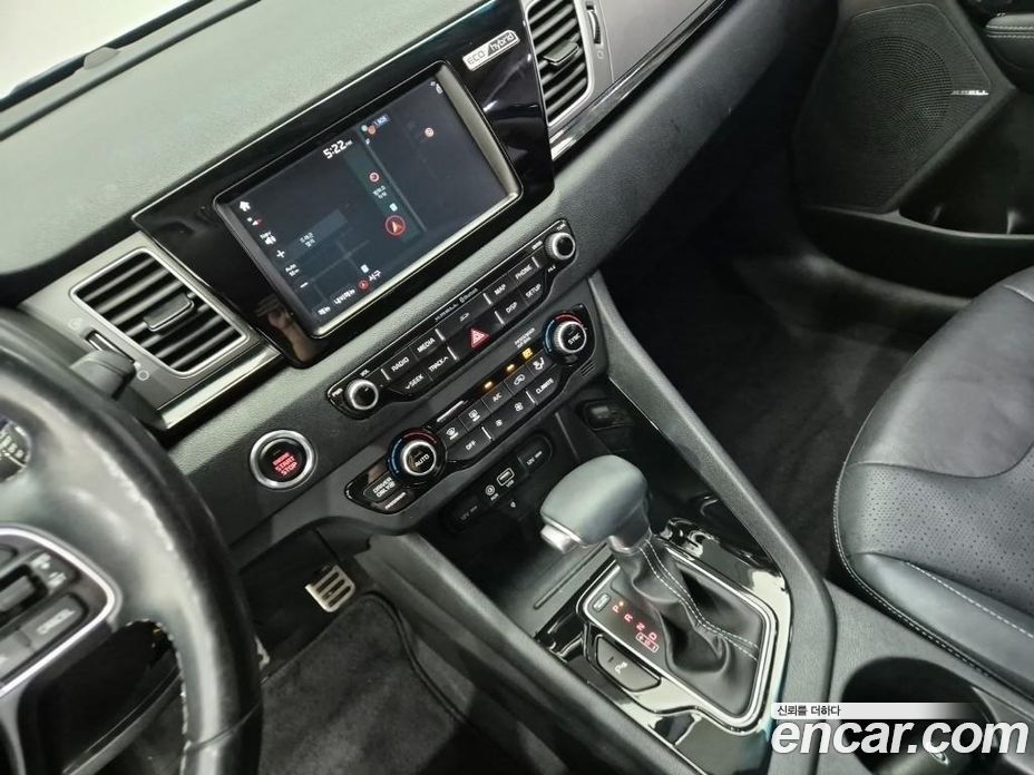 Kia Niro фото 10