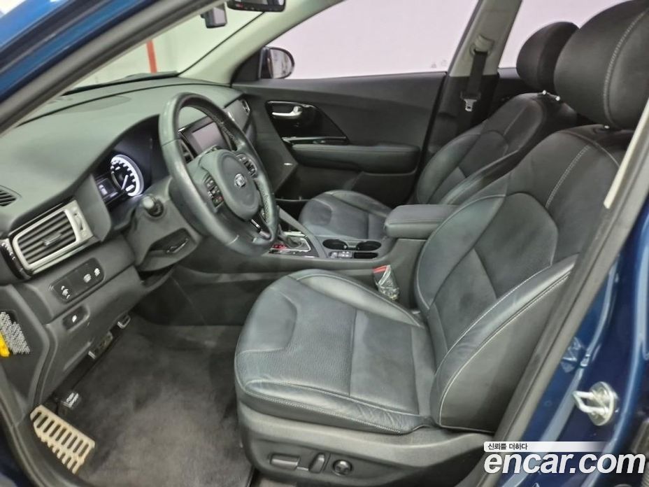 Kia Niro фото 11