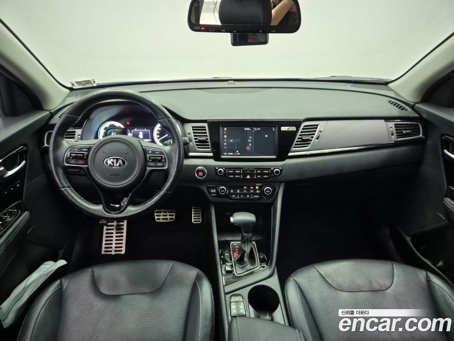 Kia Niro фото 8