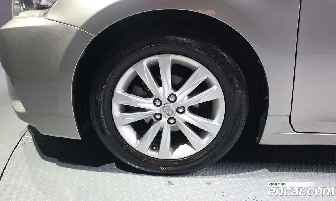 Lexus CT200h фото 5
