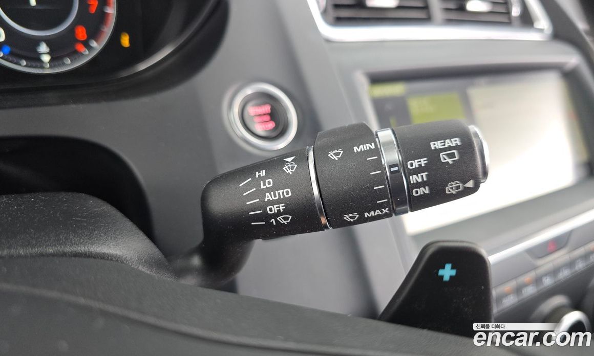 Jaguar E-PACE фото 17