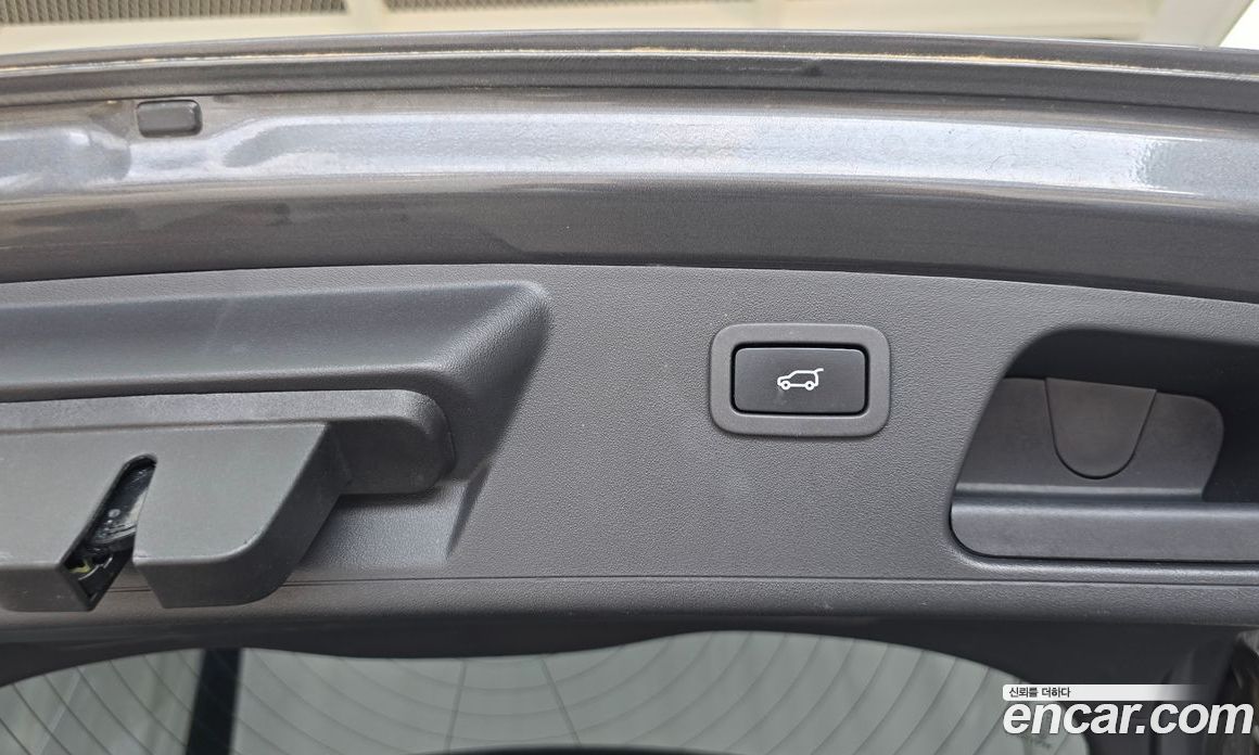 Jaguar E-PACE фото 29