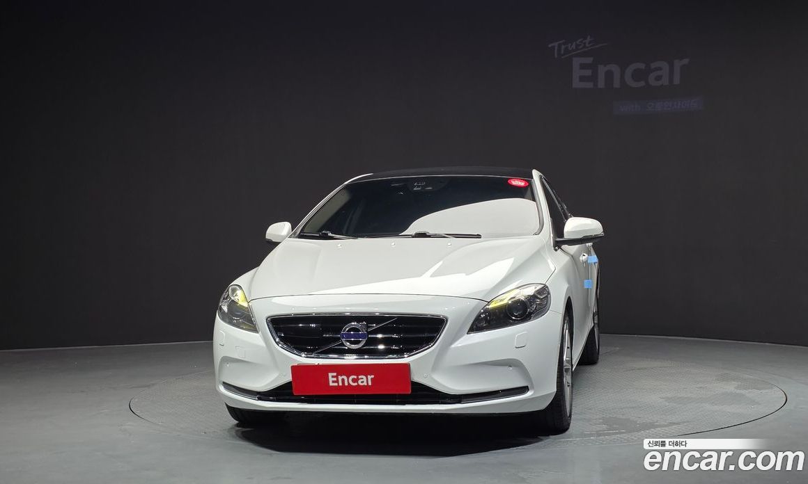 Volvo V40 фото 3