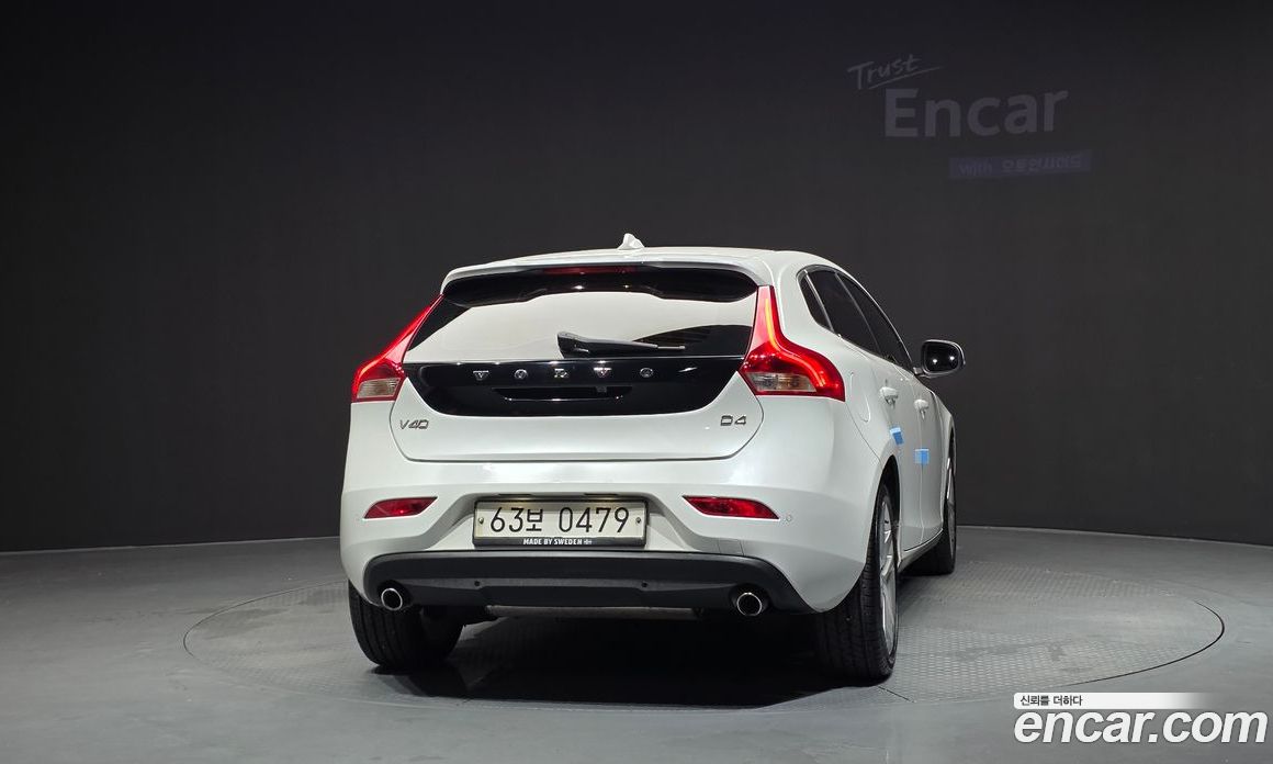 Volvo V40 фото 4