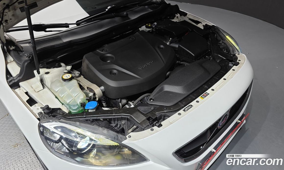 Volvo V40 фото 6