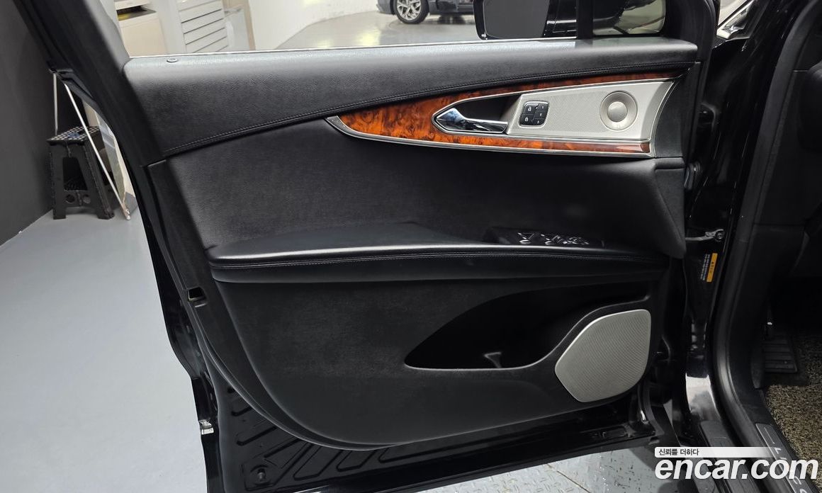 Lincoln MKX 2nd Gen фото 24