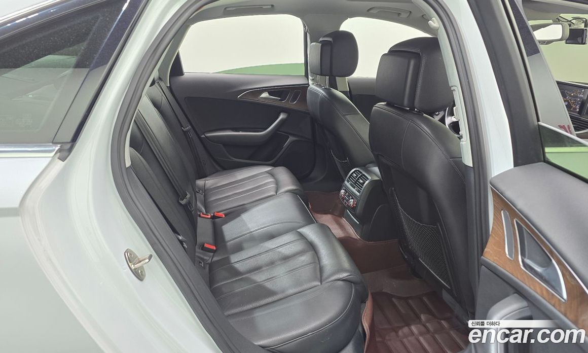 Audi A6 (C7) фото 11