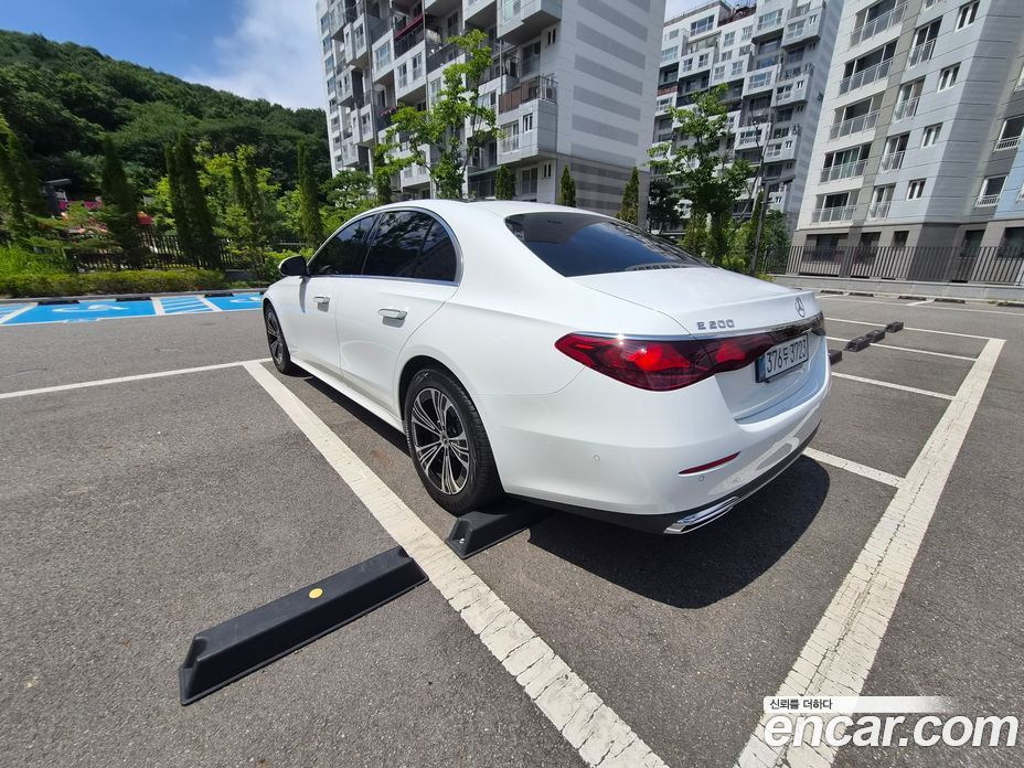 Mercedes-Benz E-Class W214 фото 7