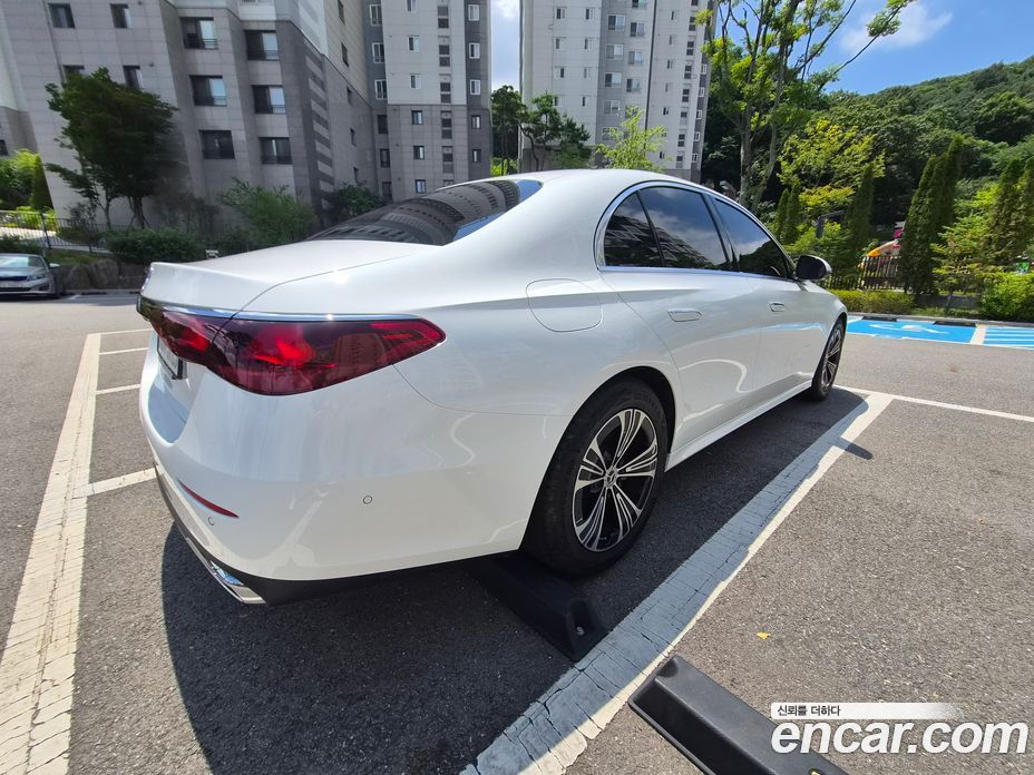 Mercedes-Benz E-Class W214 фото 8