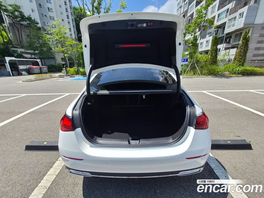 Mercedes-Benz E-Class W214 фото 11